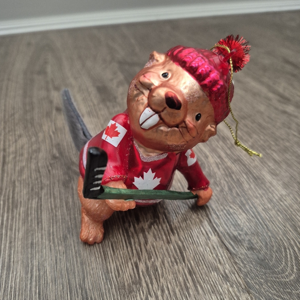 Canadian Christmas Tree Ornaments Canadian Passport + Beaver Hockey Player - Picture 4 of 6